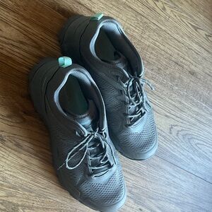 Eddie Bauer Olive Green Athletic Walking Shoes with Teal Pull Tab